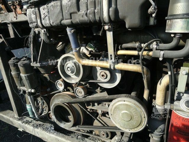 Intercitybus MERCEDES-BENZ O 550 INTEGRO - mit Brandschaden * TEILESPENDER