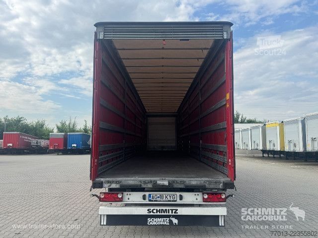 Semi-remorque bâchée Schmitz Cargobull Curtainsider Mega
