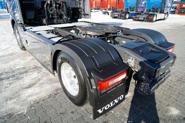 Standart çekici ünitesi VOLVO H 500 / PE?NY ADR / XXL / BOGATE WYPOSA?ENIE / O