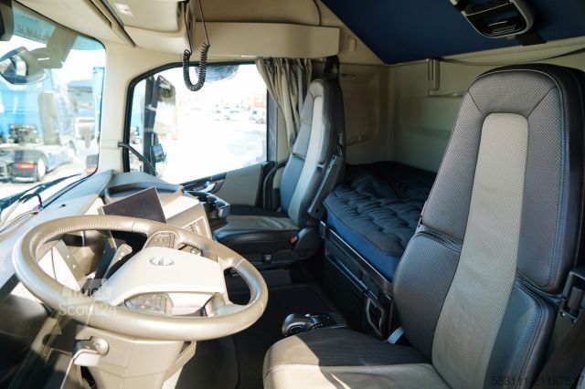 Standart çekici ünitesi VOLVO H 500 / PE?NY ADR / XXL / BOGATE WYPOSA?ENIE / O