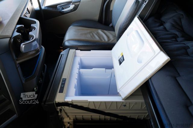 Standart çekici ünitesi VOLVO H 500 / PE?NY ADR / XXL / BOGATE WYPOSA?ENIE / O