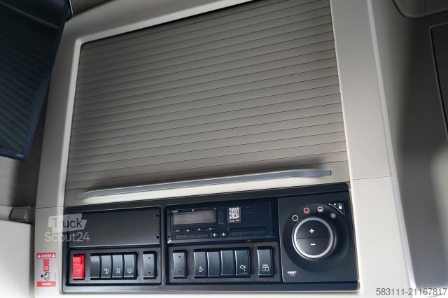 Standart çekici ünitesi VOLVO H 500 / PE?NY ADR / XXL / BOGATE WYPOSA?ENIE / O