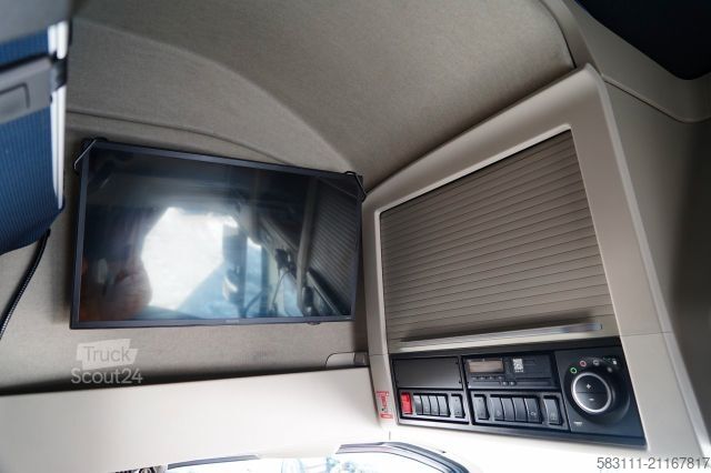 Standart çekici ünitesi VOLVO H 500 / PE?NY ADR / XXL / BOGATE WYPOSA?ENIE / O