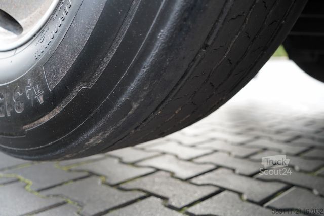 Jumbo kamyon RENAULT T 440 / 6X2 / SOLÓWKA / FIRANKA 9.5 M / I-PARK C