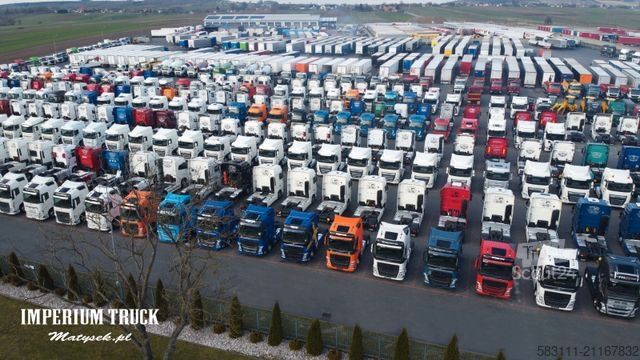 Jumbo kamyon RENAULT T 440 / 6X2 / SOLÓWKA / FIRANKA 9.5 M / I-PARK C