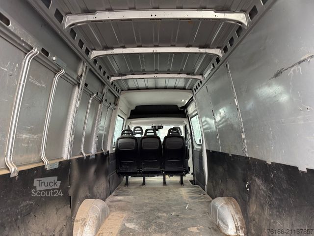 Furgoneta de caja alta IVECO Daily Kasten 35-180 Kasten Mixto 5-Sitze