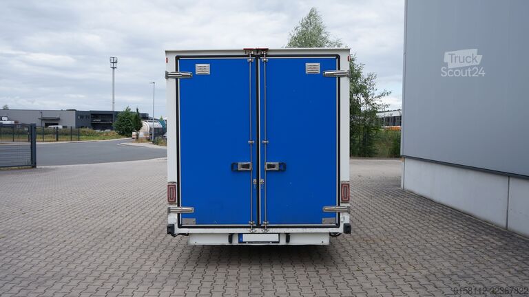 Skriňová dodávka Renault Master III