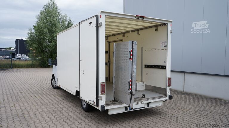 Skriňová dodávka Renault Master III