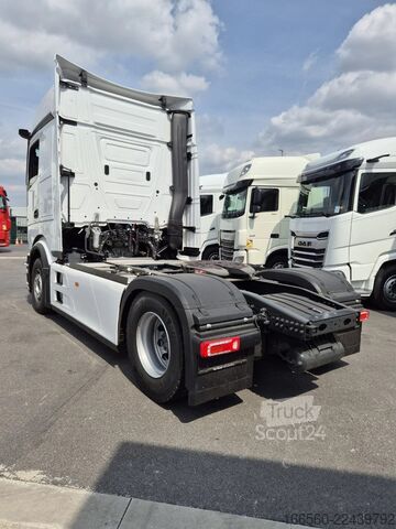 Standardtraktor Mercedes-Benz Actros 1945 LS