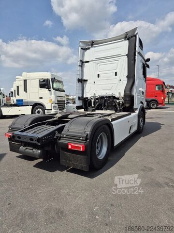Standardtraktor Mercedes-Benz Actros 1945 LS