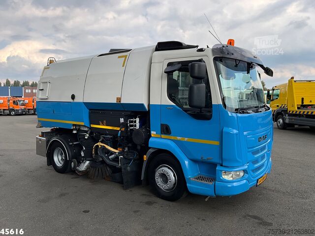 útseprő gép DAF FA LF 180 Euro 6 Johnston VS502 Just 138.807 km!