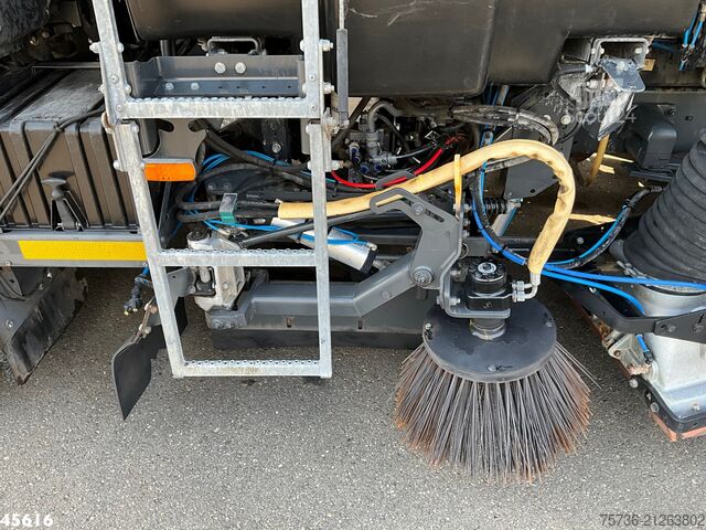 útseprő gép DAF FA LF 180 Euro 6 Johnston VS502 Just 138.807 km!