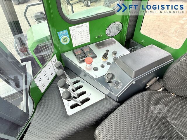 Stivuitor cu patru direcții Combilift C4500 GAS DUPLEX 5500 FORK POSITIONER