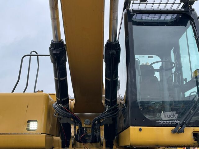 Material handling machine Caterpillar M325D MH