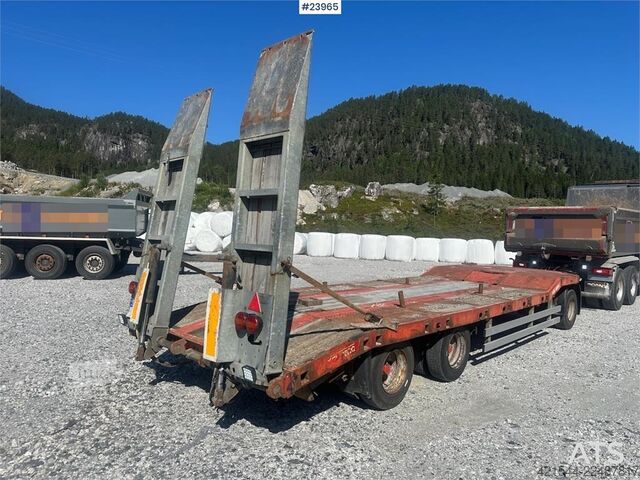Низький навантажувач Kel-Berg Maskinslep with hydraulic ramps
