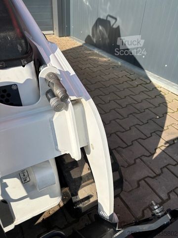 Mini bager BOBCAT MT 100 Raupenlader optional mit Baumgreifer !