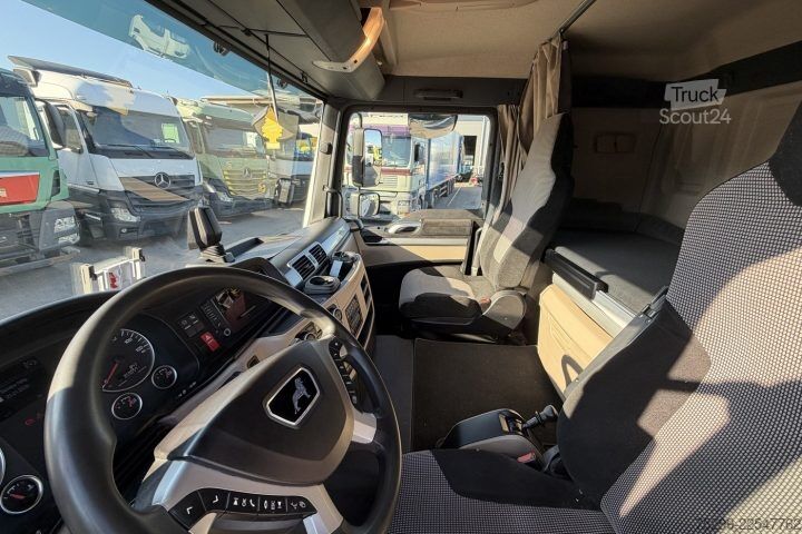 Autocarro con cassone MAN TGM 15.290 4x2 Koffer/HB / Swiss-Vehicle