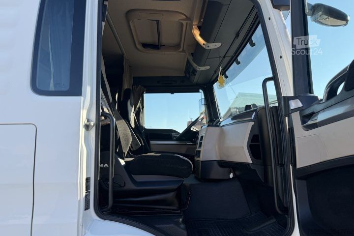 Autocarro con cassone MAN TGM 15.290 4x2 Koffer/HB / Swiss-Vehicle