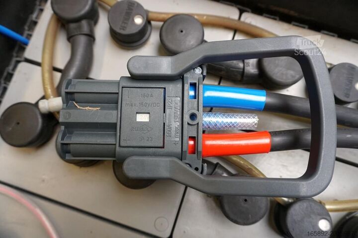 Batería de carretilla elevadora HAWKER 24 Volt 6 PzS 930 Ah