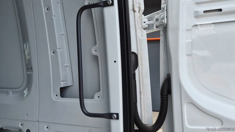 Bestelwagen met verhoogd dak MERCEDES-BENZ Sprinter III Kasten  519 CDI RWD 4x 4 Allrad