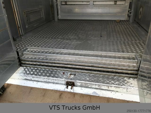 Przyczepa do transportu koni Finkl VA 220 4 Stock Viehanhänger