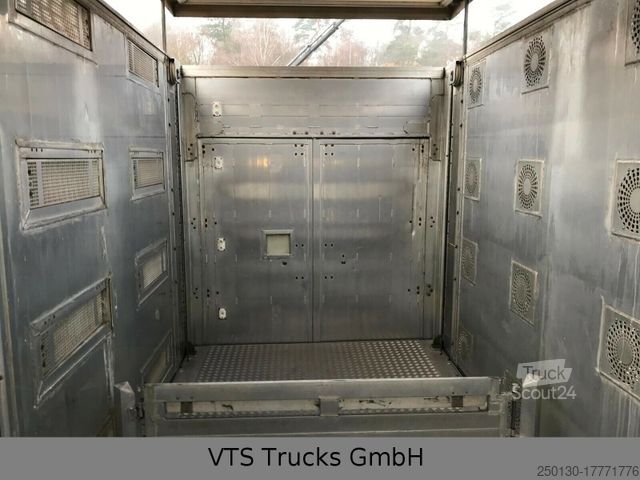 Przyczepa do transportu koni Finkl VA 220 4 Stock Viehanhänger