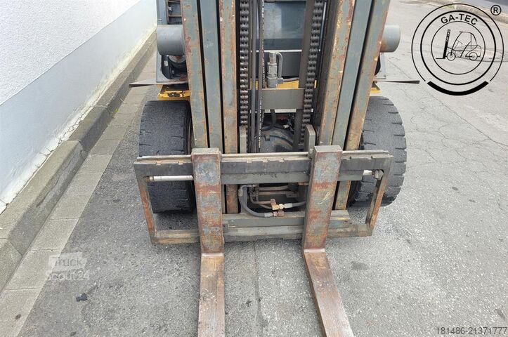 Diesel gaffeltrucks Nissan YG1D2A320