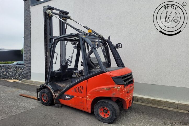 Dyzeliniai krautuvai Linde H20D