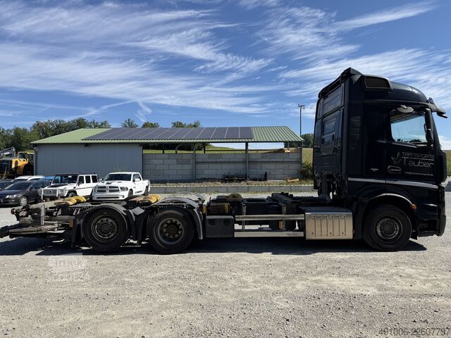 Kamion z zamenljivo nadgradnjo Mercedes-Benz Actros 2545