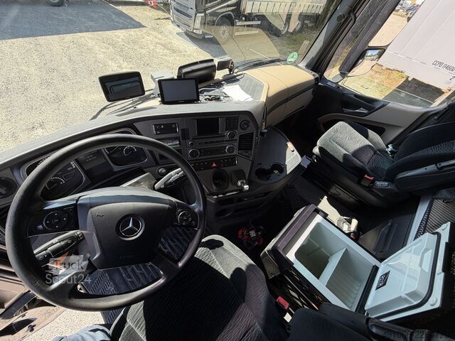 Kamion z zamenljivo nadgradnjo Mercedes-Benz Actros 2545