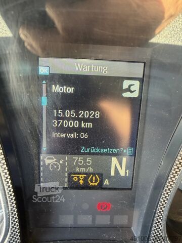 Kamion z zamenljivo nadgradnjo Mercedes-Benz Actros 2545