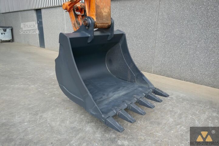 Rupsgraafmachine Hitachi ZX300LC-6