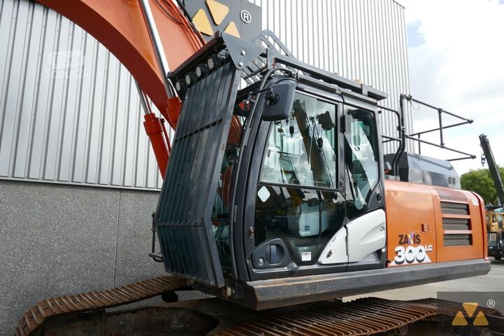 Rupsgraafmachine Hitachi ZX300LC-6
