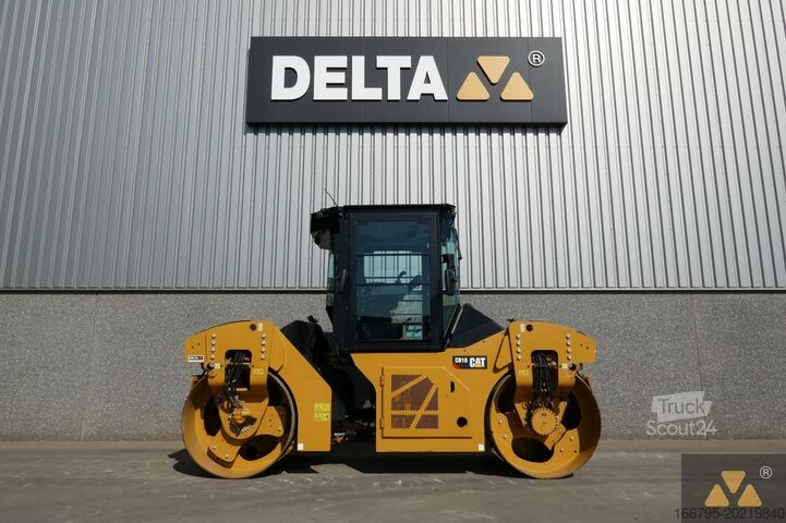 Tandemový válec Caterpillar CB10