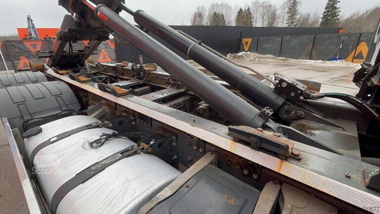 Kampókaros rendszer Volvo FH 500 6x2*4 HIAB XR 21 ton / L=5100 mm