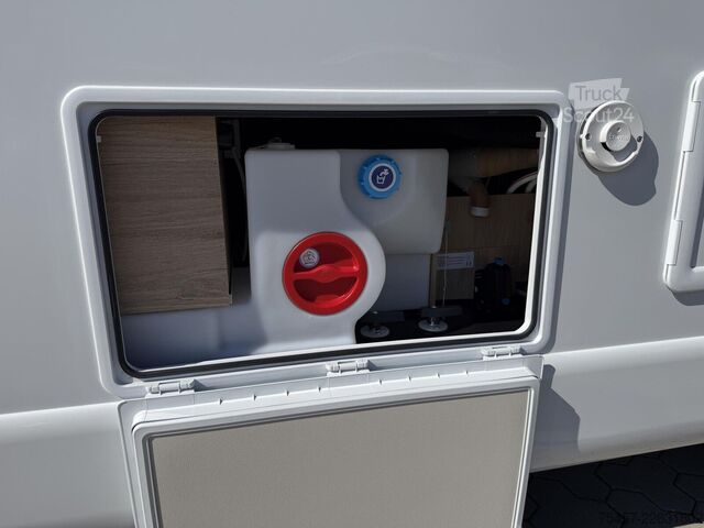 Polointegrovaný karavan WEINSBERG CaraCompact EDITION PEPPER 600 MEG 2027, Automa.