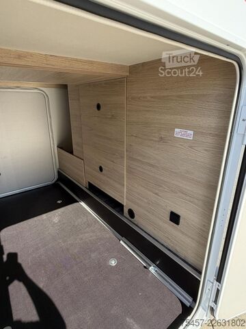 Polointegrovaný karavan WEINSBERG CaraCompact EDITION PEPPER 600 MEG 2027, Automa.