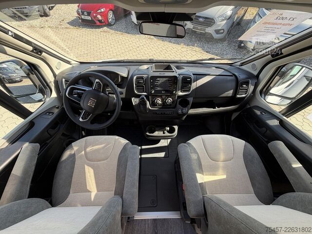 Polointegrovaný karavan WEINSBERG CaraCompact EDITION PEPPER 600 MEG 2027, Automa.