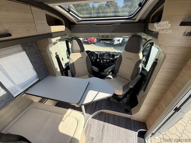 Polointegrovaný karavan WEINSBERG CaraCompact EDITION PEPPER 600 MEG 2027, Automa.