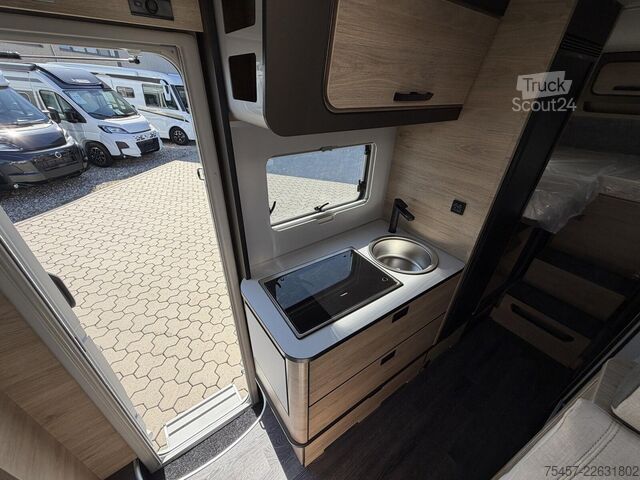 Polointegrovaný karavan WEINSBERG CaraCompact EDITION PEPPER 600 MEG 2027, Automa.