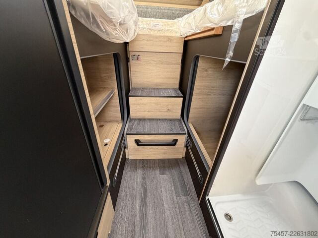 Polointegrovaný karavan WEINSBERG CaraCompact EDITION PEPPER 600 MEG 2027, Automa.