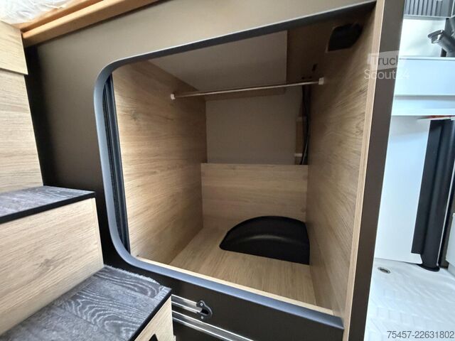 Polointegrovaný karavan WEINSBERG CaraCompact EDITION PEPPER 600 MEG 2027, Automa.