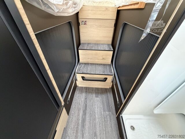 Polointegrovaný karavan WEINSBERG CaraCompact EDITION PEPPER 600 MEG 2027, Automa.