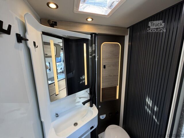 Polointegrovaný karavan WEINSBERG CaraCompact EDITION PEPPER 600 MEG 2027, Automa.