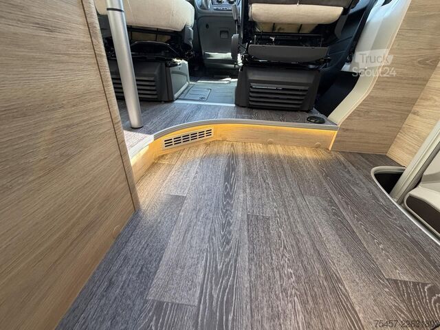Polointegrovaný karavan WEINSBERG CaraCompact EDITION PEPPER 600 MEG 2027, Automa.