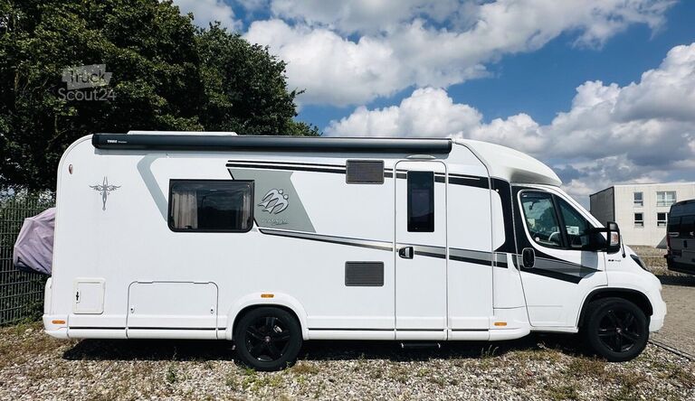 Polointegrovaný karavan KNAUS Sky Ti 700 MEB Platinum Selection Hubstützen