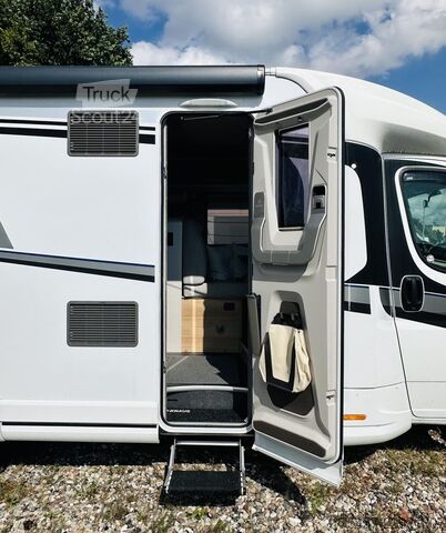 Polointegrovaný karavan KNAUS Sky Ti 700 MEB Platinum Selection Hubstützen