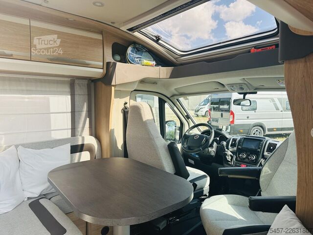 Polointegrovaný karavan KNAUS Sky Ti 700 MEB Platinum Selection Hubstützen