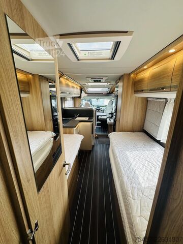Polointegrovaný karavan KNAUS Sky Ti 700 MEB Platinum Selection Hubstützen