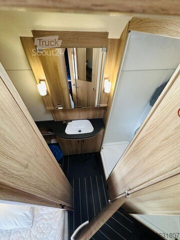 Polointegrovaný karavan KNAUS Sky Ti 700 MEB Platinum Selection Hubstützen